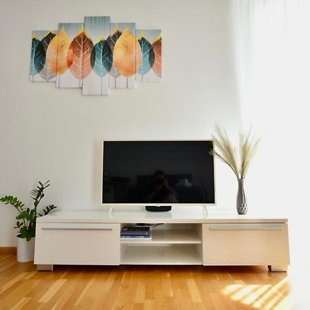 טרנופיל Cozy Apartment Next To The Park מראה חיצוני תמונה