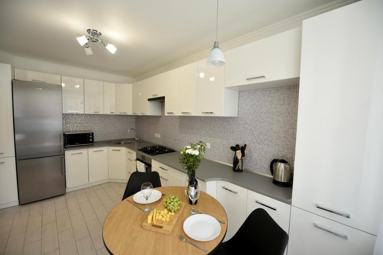 טרנופיל Cozy Apartment Next To The Park מראה חיצוני תמונה