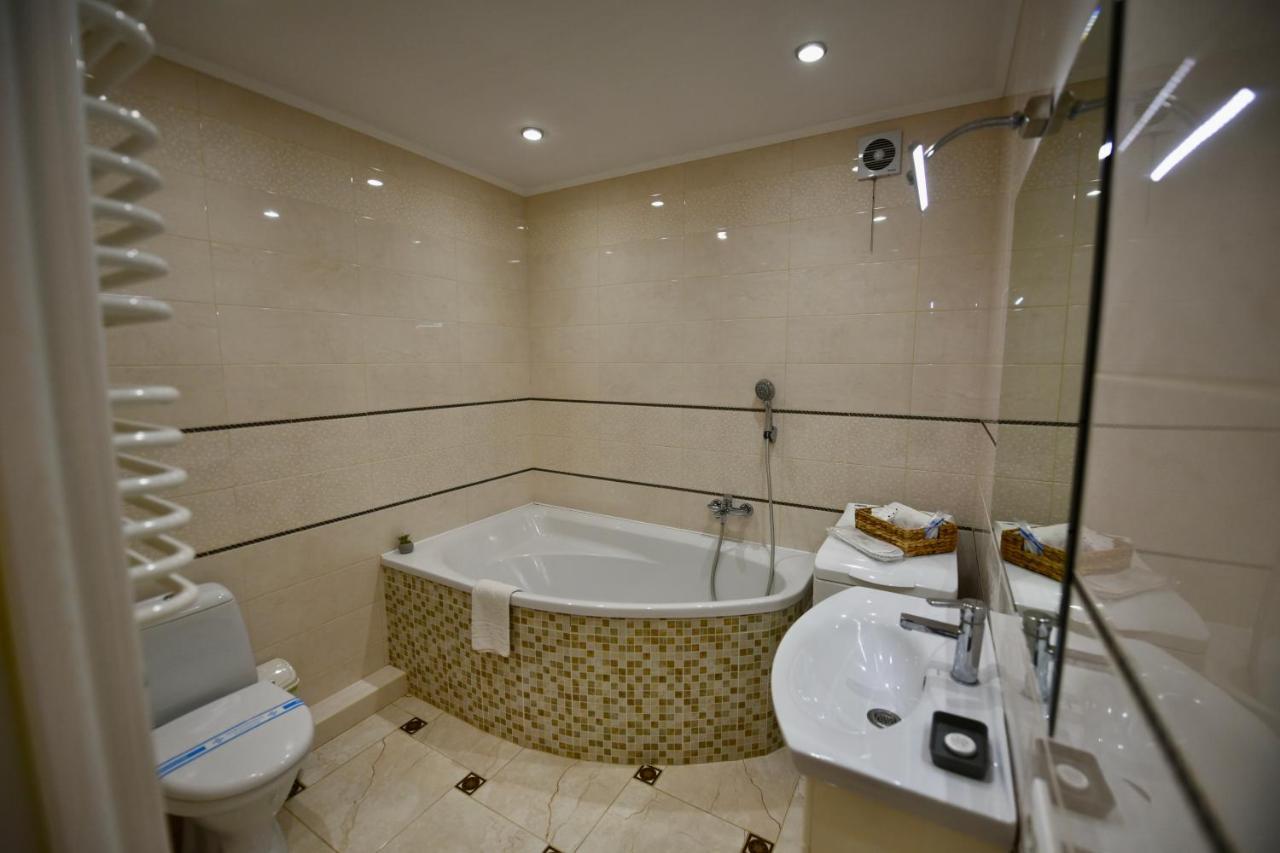 טרנופיל Cozy Apartment Next To The Park מראה חיצוני תמונה