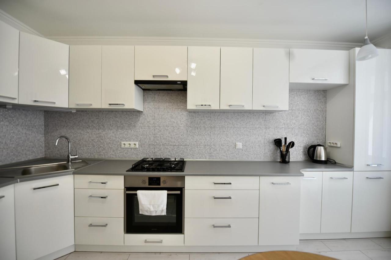 טרנופיל Cozy Apartment Next To The Park מראה חיצוני תמונה