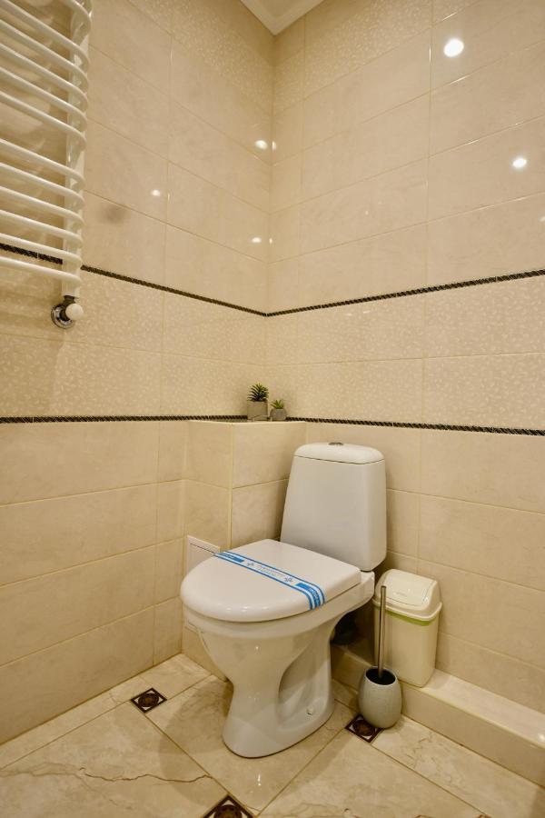 טרנופיל Cozy Apartment Next To The Park מראה חיצוני תמונה