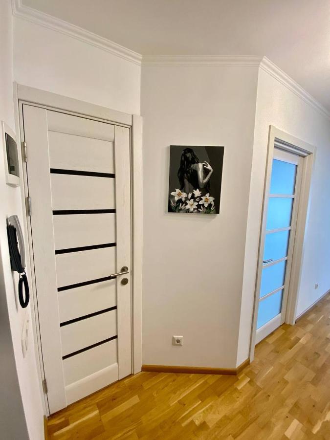 טרנופיל Cozy Apartment Next To The Park מראה חיצוני תמונה