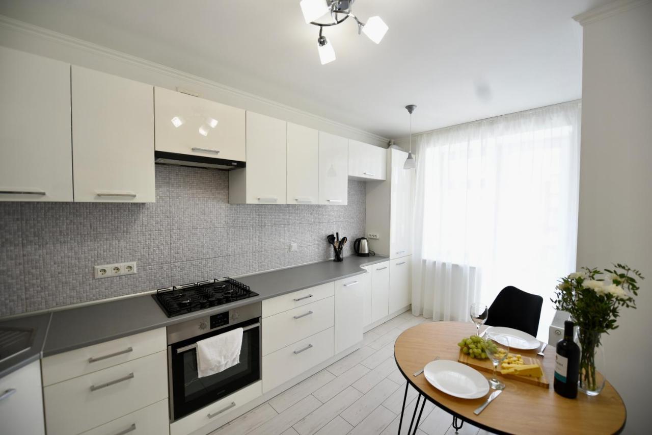 טרנופיל Cozy Apartment Next To The Park מראה חיצוני תמונה
